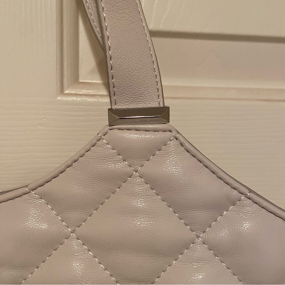 I.N.C. International Concepts Andria Quilted Extra Large Tote Bone NWT - Picture 4 of 13